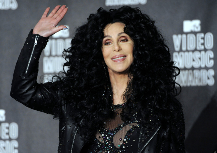 Cher pede um camarim separado e exclusivo para acomodar todas as suas perucas.
