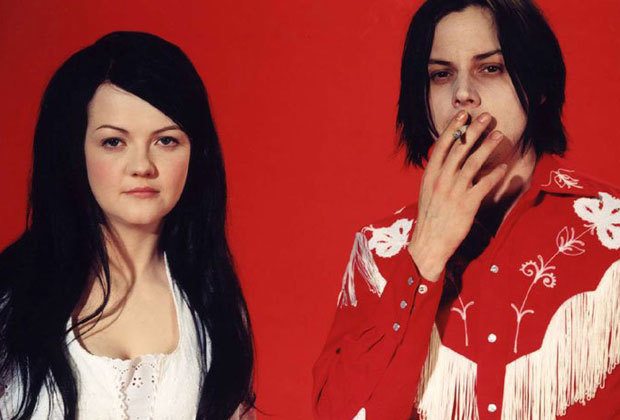  Jack e Meg White espalharam o rumor de eles eram irmãos e não um casal. Na verdade, eles se divorciaram em 2000. O próprio Jack assumiu a farsa em 2005 e disse que sua intenção era chamar atenção para a música.