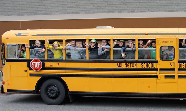 A motorista Carol Mitzelfeldt entregou a foto dos estudantes do ônibus 7 a Louise Edlen