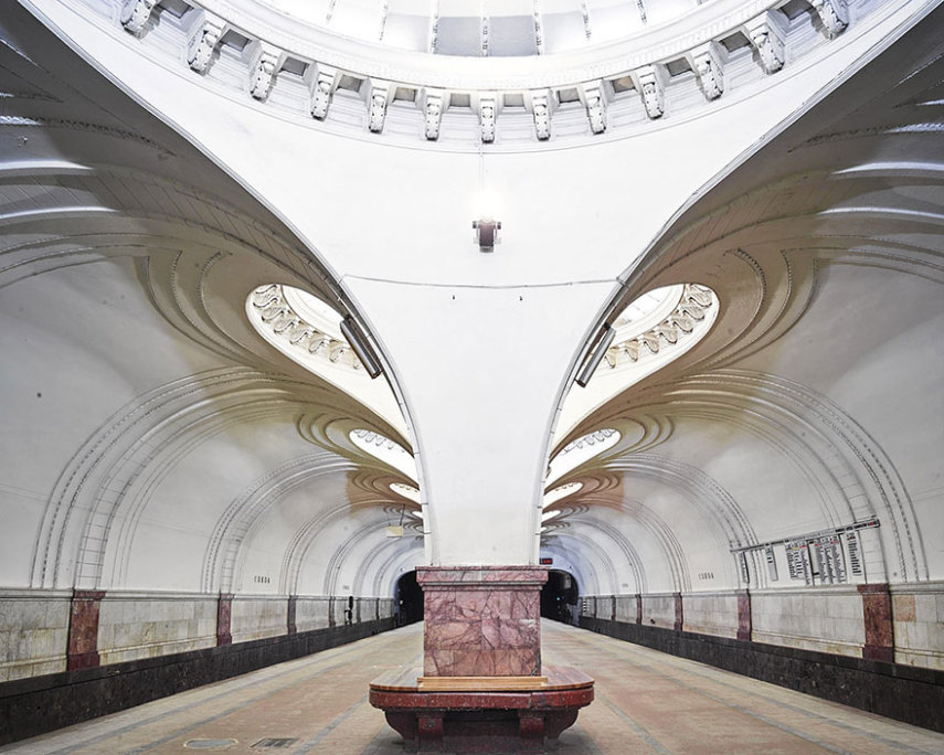 Fotógrafo canadense faz cliques incríveis das estações de metrô em Moscou, na Rússia