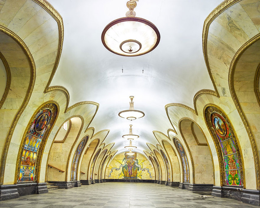 Fotógrafo canadense faz cliques incríveis das estações de metrô em Moscou, na Rússia