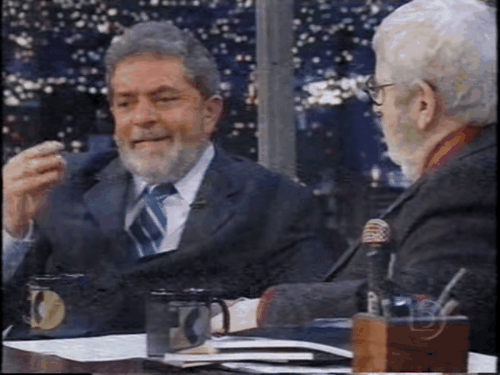 Lula, em seu primeiro mandato, sentou no sofá do Jô em 2002.