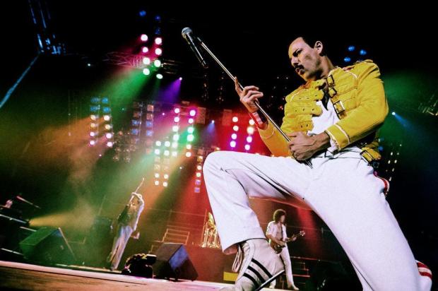Por essa você não esperava, né? Pois é. O Freddie Mercury começou a trabalhar na letra da música quando ainda estava na faculdade, em 1968, e esse foi o nome que ele havia dado a ela. 