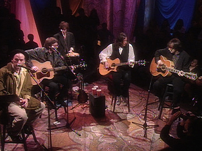 Que beleza e que delicadeza esse acústico da turma de Michael Stipe