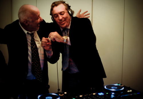 O decorador Sig Bergamin provou que ser DJ, no fim das contas, é isso: pura curtição