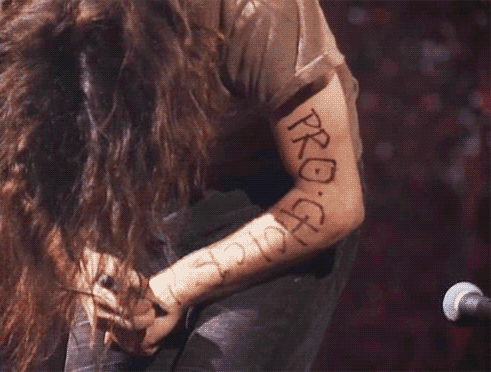 Pearl Jam sendo polêmico até no acústico. Te amamos, Eddie!