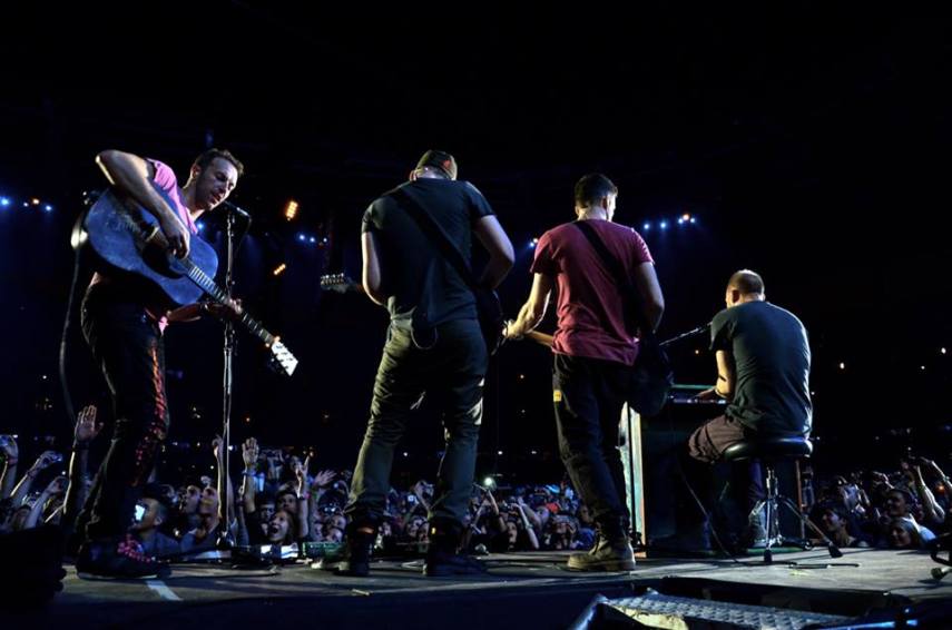 O Coldplay é uma banda que se destaca ao vivo, com bastante entrega dos músicos.