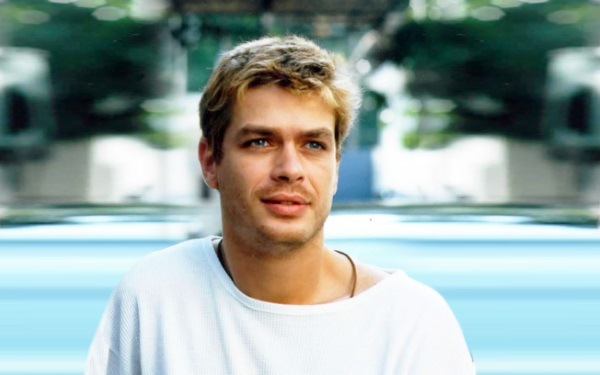 No ano seguinte, Fábio surgiu com penteado moderno que virou moda nesta minissérie de Gilberto Braga