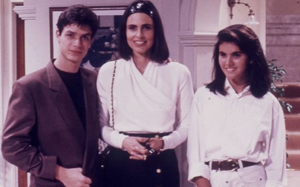 ...Isadora (Sílvia Pfeiffer, que também estreava em novelas). Lisandra Souto vivia a irmã de Marco Aurélio. O personagem de Fábio não teve lá muito destaque