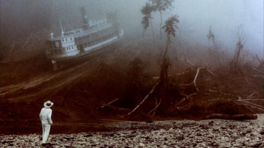 Projeto delirante do cineasta alemão Werner Herzog, que queria contar a história de um homem que sonha em construir um teatro de ópera na Amazônia peruana. As filmagens começaram em 1978