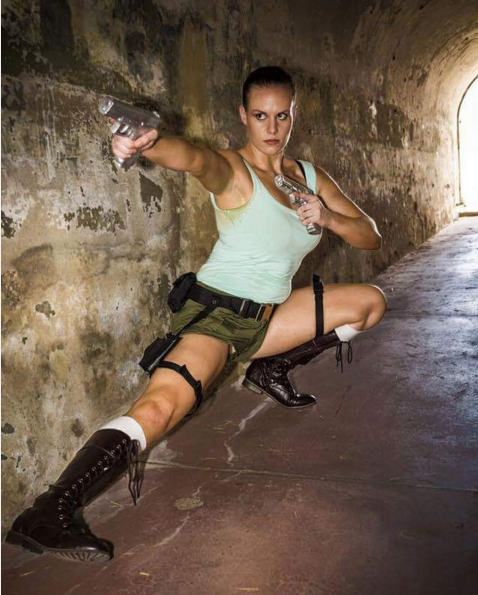 Lara Croft é uma das personagens dos games mais recriadas por cosplayers. No dia do lançamento de 'Rise of the Tomb Raider', separamos 50 cosplays incríveis da nossa heroína.