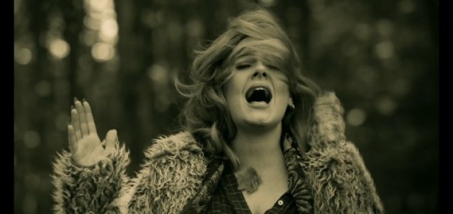 25 foi o único disco a vender 2 milhões de cópias em 2015. Apenas quatro discos superaram a marca de 1 milhão. O segundo colocado do ano é 1989, da Taylor Swift, com 1,78 milhão.