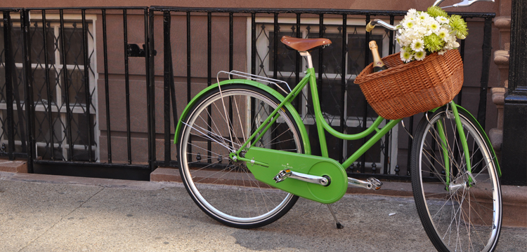 Bicicleta da marca americana Adeline Adeline em parceria com a Kate Spade. Também entrega no Brasil! Preço: US$ 1.100/ R$ 4.170    http://www.adelineadeline.com/ 