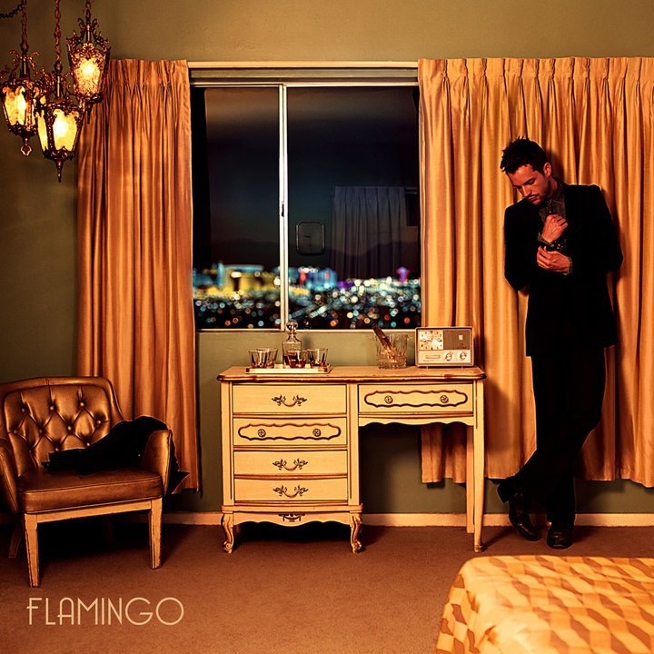 O vocalista da The Killers, Brandon Flowers, carregou malas em hotéis de luxo de Las Vegas.