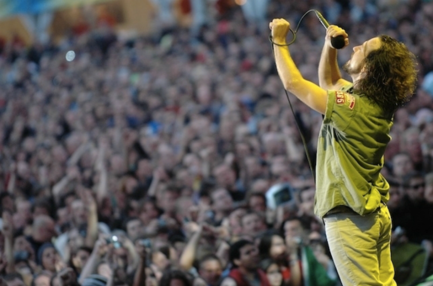 Eddie Vedder foi segurança e frentista.