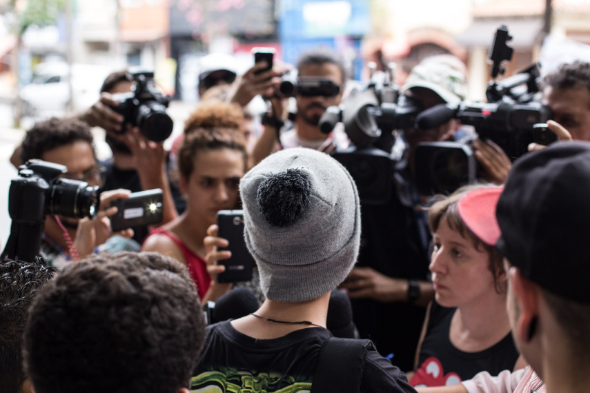 H* saiu da ocupação na tarde de sexta-feira (13). Ele disse que há muitas pessoas dentro da escola e pode continuar ajudando de outras formas
