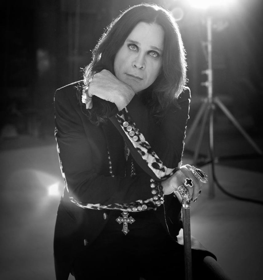 O Príncipe das Trevas, Ozzy Osbourne, trabalhou em um abatedouro de gados e porcos. Sinistro.