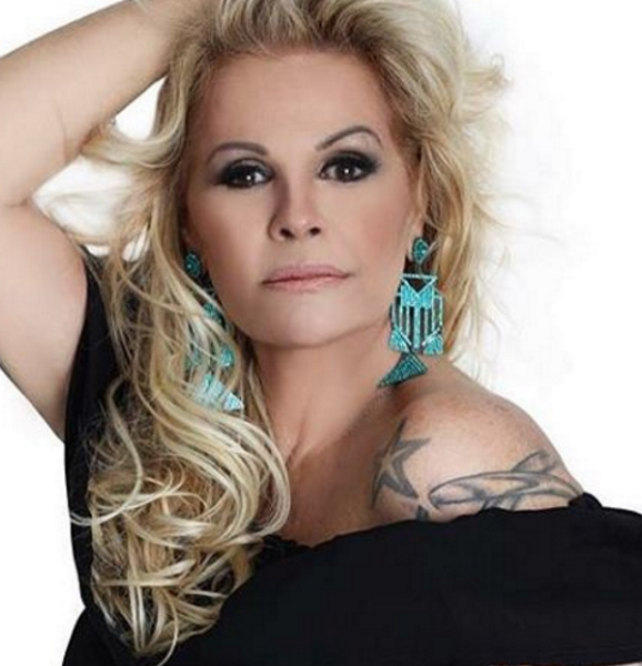 Monique virou avó aos 53, em 2009, quando nasceu a neta Valentina, filha do primogênito da estrela, Armando. Hoje aos 59, diz que está preparada para ser avó de novo - a filha Bárbara Evans pretende ter rebentos...