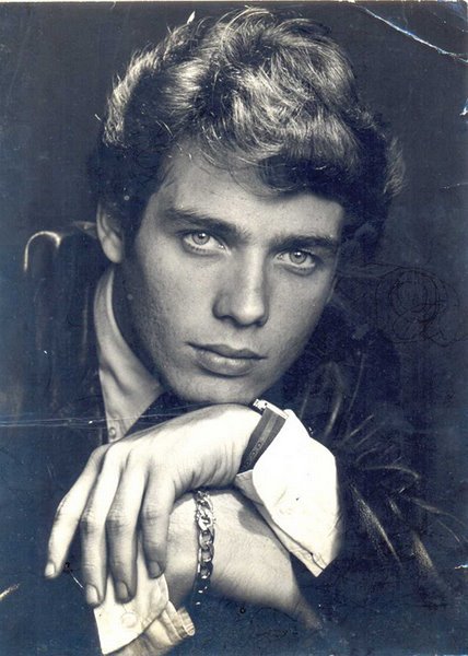 Nascido em Tel Aviv, Carlo Mossy despontou no cinema nacional no fim dos 60, como um jovem galã em ascensão