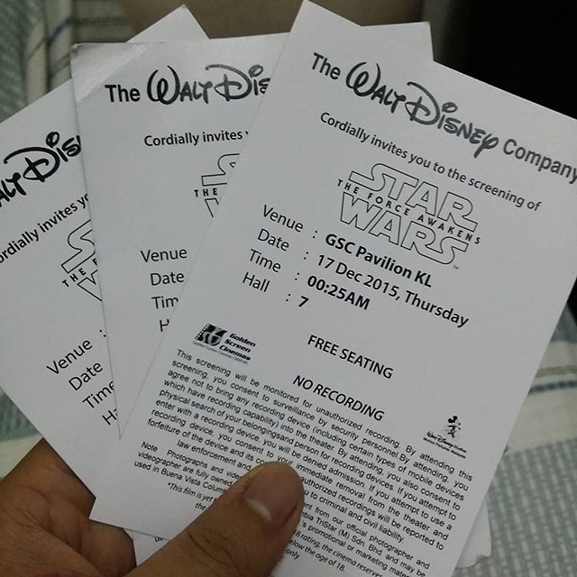 Fãs de Star Wars usaram redes sociais para mostrar os ingressos da estreia
