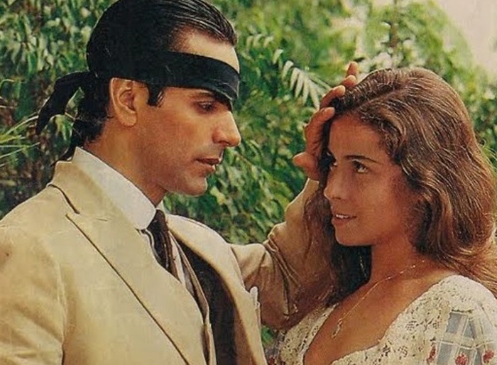A dupla seria recompensada com papéis ainda maiores na novela seguinte da emissora...