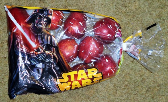 Consegue imaginar o Darth Vader dando uma volta na Estrela da Morte comendo uma maçã?