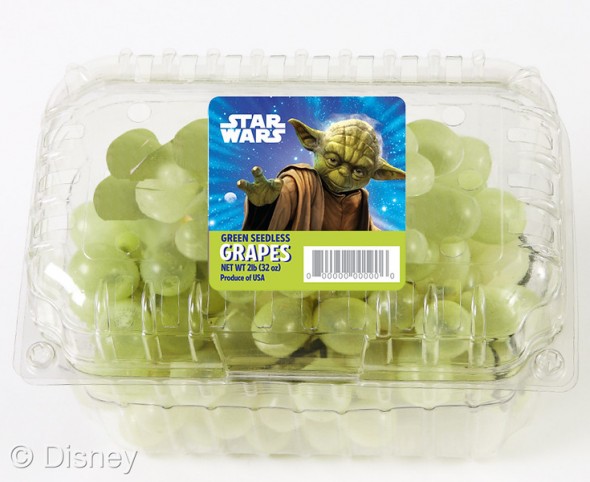 Pelo menos uma coisa é certa: a cor do Yoda combinou com a caixinha das uvas.
