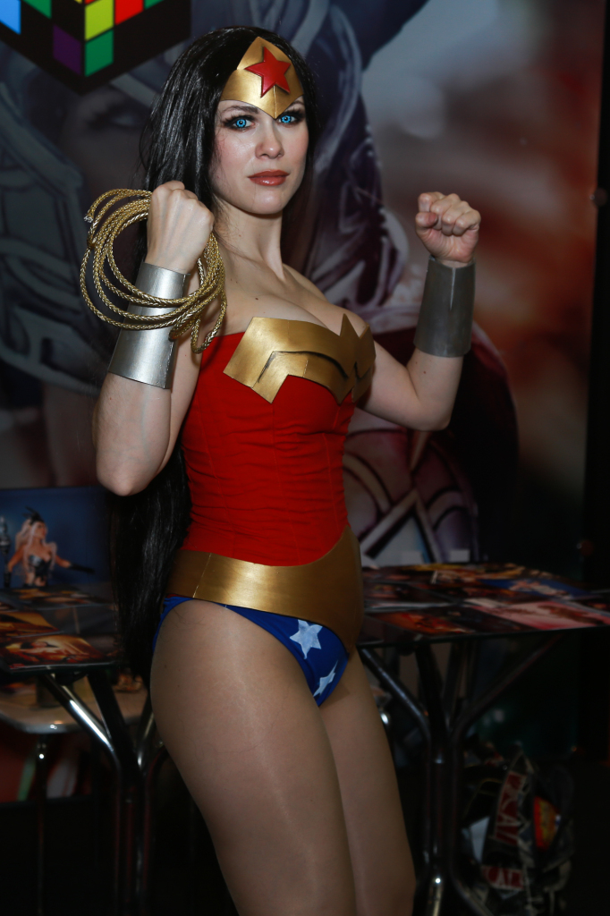 Público cosplayer caprichou no figurino para participar da segunda edição da feira geek, em São Paulo