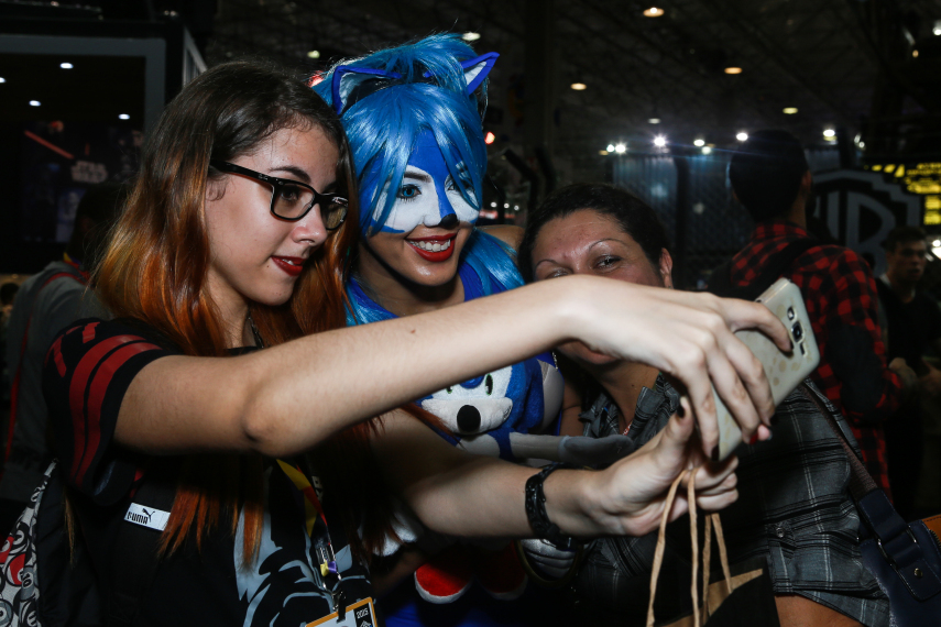 Público cosplayer caprichou no figurino para participar da segunda edição da feira geek, em São Paulo