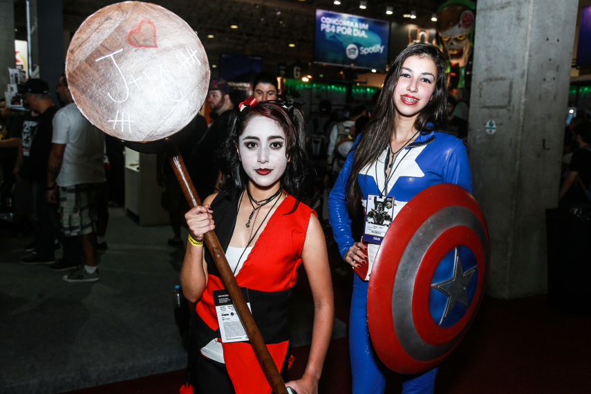 Público cosplayer caprichou no figurino para participar da segunda edição da feira geek, em São Paulo