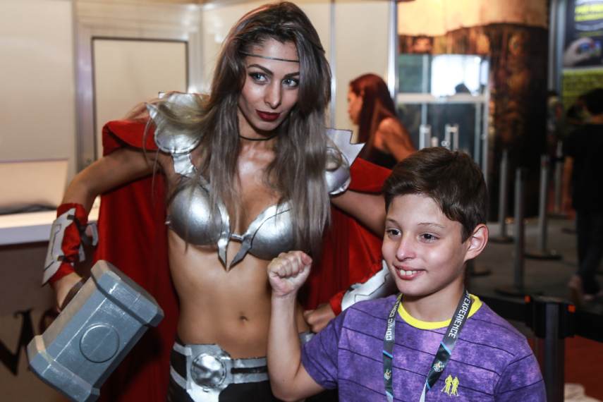 Público cosplayer caprichou no figurino para participar da segunda edição da feira geek, em São Paulo