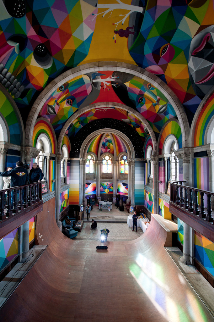 O coletivo espanhol Church Brigade transformou a igreja centenária de Santa Bárbara, em Llanera, em uma pista de skate