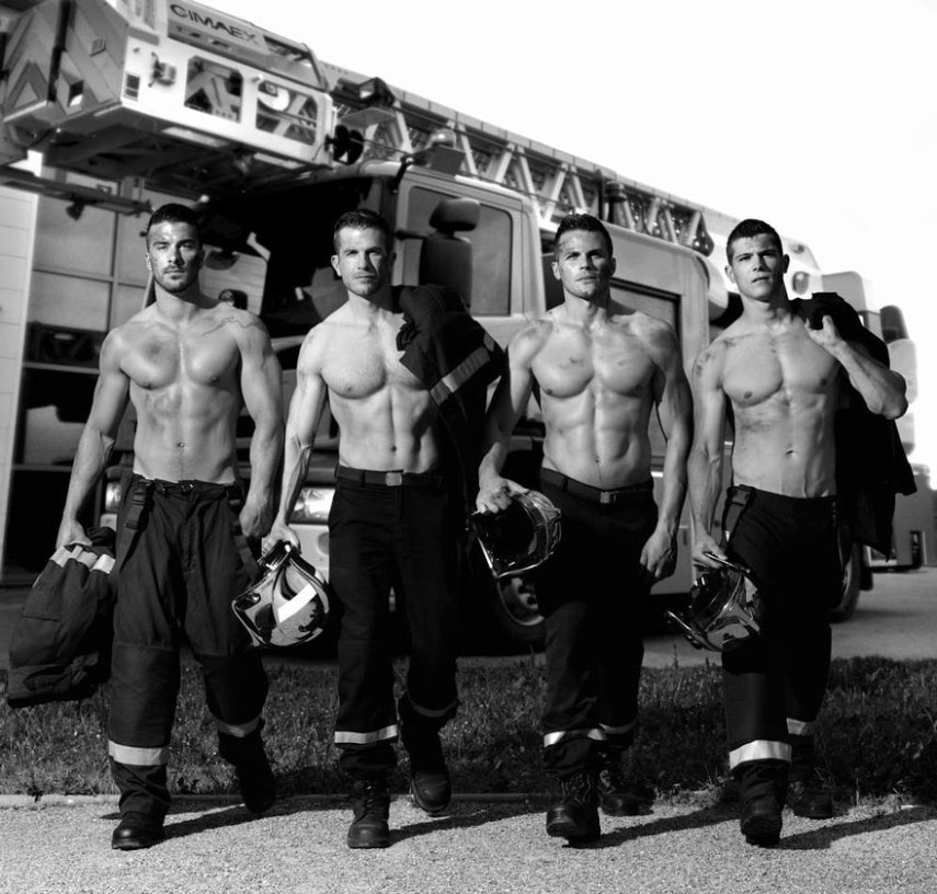 Bombeiros franceses estampam calendário beneficente