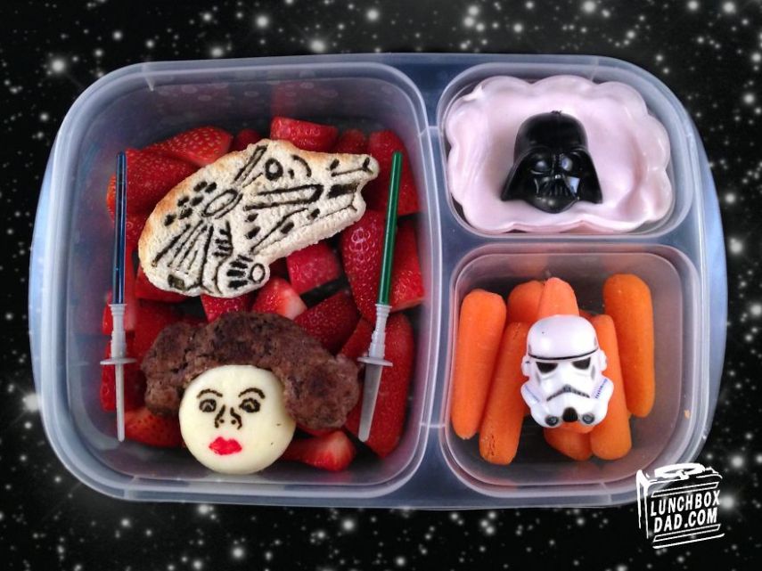 Toda segunda-feira, Beau Coffron monta um almoço temático de Star Wars para seus filhos