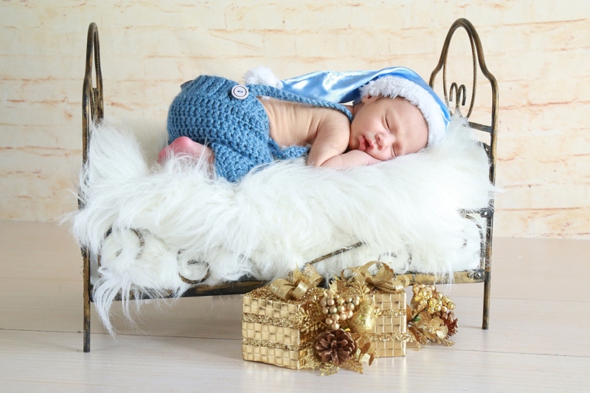 Fotografo clica bebês em ensaio fofo inspirado no Natal