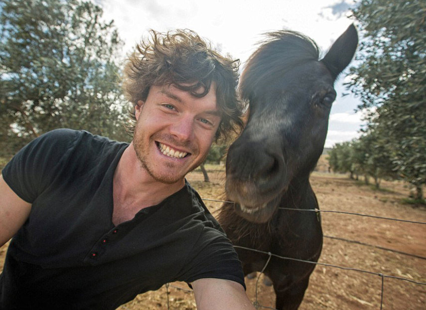 Apelidado de Dr. Dolittle da vida real, o irlandês Allan Dixon faz selfies incríveis com animais