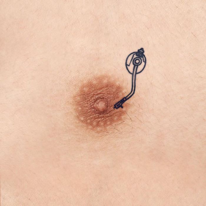 Tony Futura misturou imagens de objetos do dia a dia com ícones da cultura pop