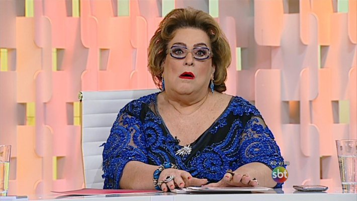 Chato falar de quem não tem NADA a ver com vocês, né? Fora que você pode vacilar e acabar falando mal de uma pessoa que é amigo ou conhecido do date. Outra mania que deixa uma impressão bem negativa.
