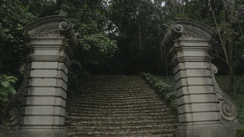 As escadarias fazem parte do Jardim de Lineu, que foi inspirado em Jardim Botânico da Suécia