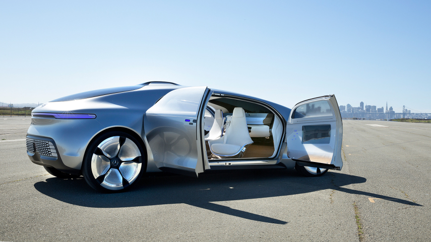 Mercedes-Benz F015 Concept - Diretor de design da IDEO, Danny Stillion disse que escolheu o modelo por ser corajoso ao explorar como veículos que conhecemos hoje poderão se transformar.