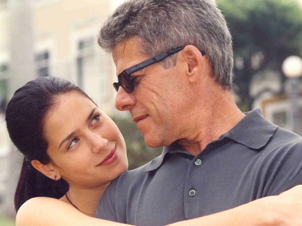 Os dois seguiram a trama inteira atormentados pela paixão que sentiam pela jovem sedutora, e, no final, Nando perdeu a cabeça e matou Anita   com uma facada. Zezinho tentou defender seu amor e foi pego com a arma do crime na mão. Desesperado com a confusão, tentou fugir e morreu atropelado. Nando acabou morrendo queimado dentro do sobrado misterioso de Anita após um incêndio causado por velas.