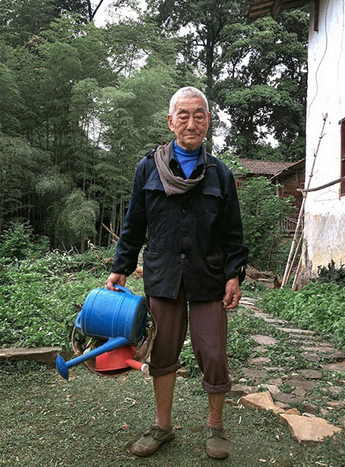 Avô é fazendeiro e vive em província na China