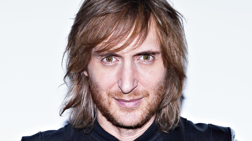 O monstrão da EDM David Guetta apresenta a Brazil Tour em cinco cidades brasileiras. Na sexta (8), ele se apresenta no Maori Beach Club, em Atlântida; no sábado, dia 9, é a vez na Arena Open, em Camboriú; no domingo, 10, ele estará na Pedreira, em Guarapari; na sexta, 15, ele chega à Arena Anhembi, em São Paulo e no sábado, dia 16, ele encerra a tour no Riocentro, no Rio. 