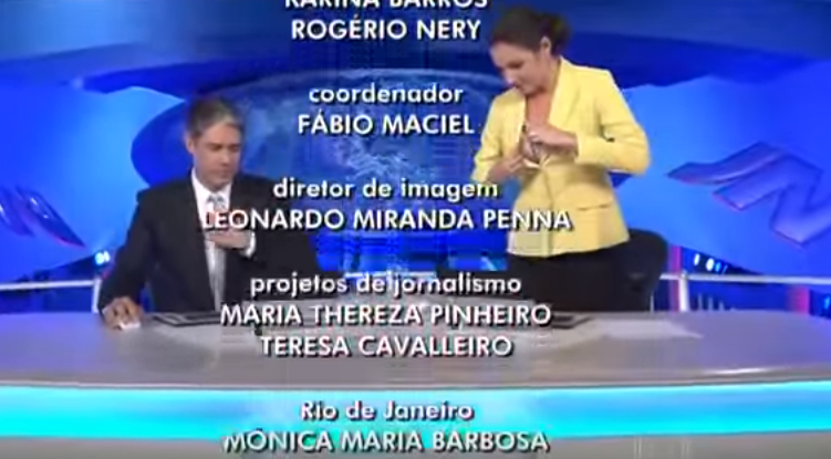 Apressada? Patrícia Poeta já se levantava da bancada do Jornal Nacional quando os créditos começaram a rolar na tela. Imagina só o que falaram no ponto nessa hora?