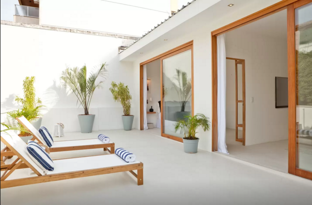 Este apartamento em Ipanema não tem vista para o mar, nem piscina privativa. Mas tem conforto e bom gosto de sobra!