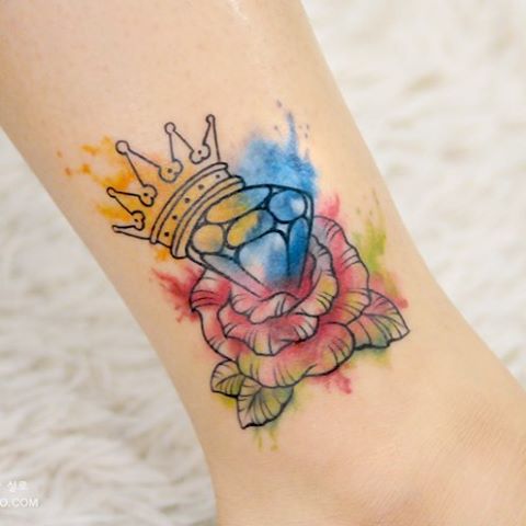 Tatuadora coreana Silo faz desenhos que mais parecem aquarelas