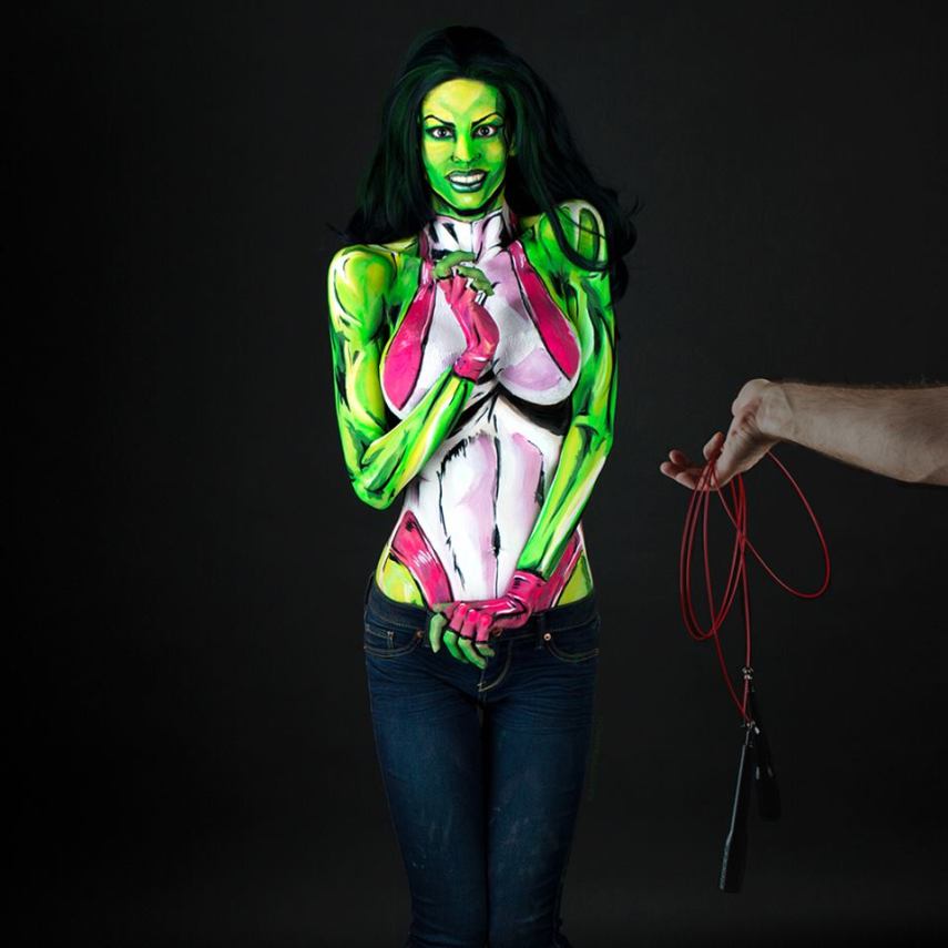 Quem é cosplayer sabe como é trabalhoso desenvolver uma fantasia. A artista canadense Kay Pike resolveu 