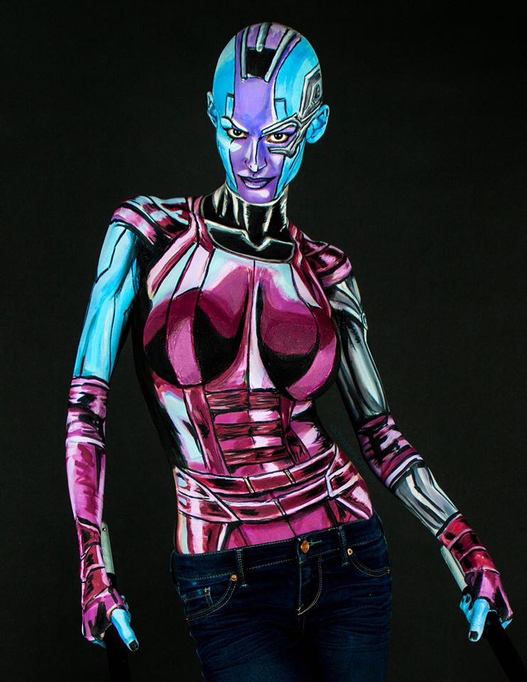 Quem é cosplayer sabe como é trabalhoso desenvolver uma fantasia. A artista canadense Kay Pike resolveu 