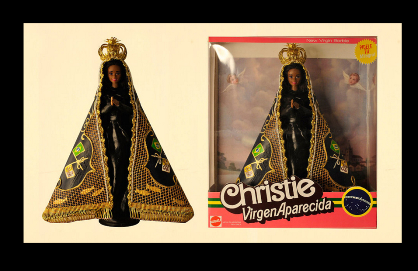 Os artistas Marianela Perelli e Emiliano Paolini transformaram os bonecos Ken e Barbie em figuras religiosas