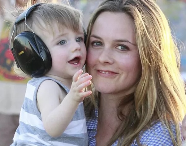 Atriz deu o nome de Bear Blu para o filho que teve com o músico